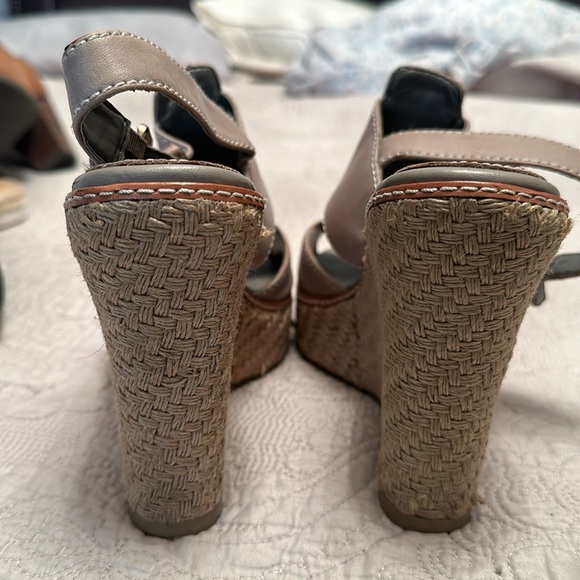 Banana Republic Beige Wedged Sandals - Picture 6 of 8